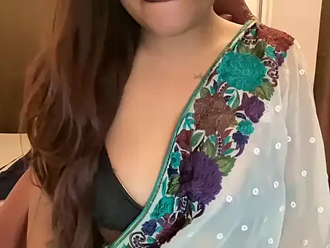 Snapshot of shanayaaa_1 chatting on 02/07/26, 10:13 shanayaaa 1 online show from 02/07/26, 10:13