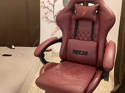 Snapshot of shanayaaa_1 chatting on 03/08/26, 01:14 shanayaaa 1 online show from 03/08/26, 01:14