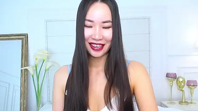 NaomiYuu online show from 12/24/24, 02:21