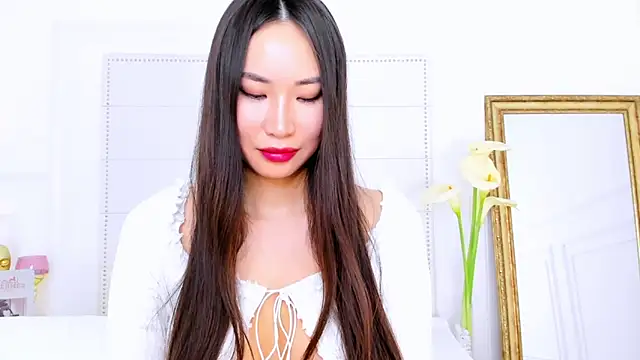 NaomiYuu online show from 03/11/25, 05:49