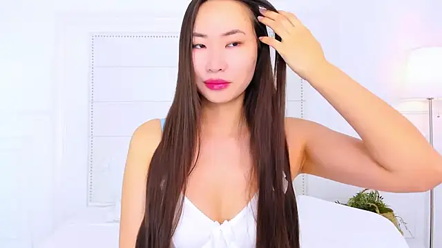 NaomiYuu online show from 11/07/25, 02:44