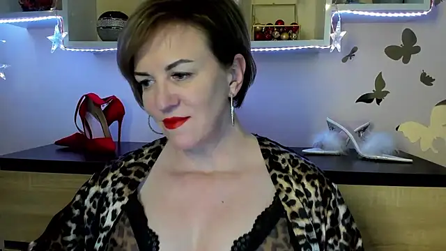 Snapshot of feliziaDesire chatting on 03/11/25, 07:47 feliziaDesire online show from 03/11/25, 07:47
