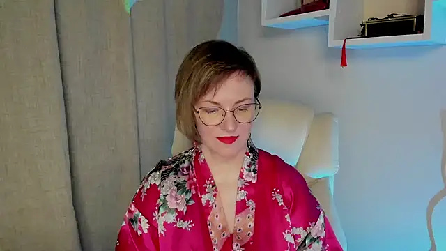 Snapshot of feliziaDesire chatting on 05/16/26, 06:43 feliziaDesire online show from 05/16/26, 06:43