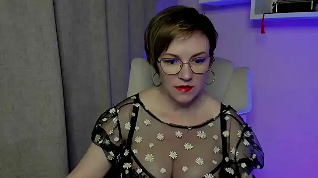 Snapshot of feliziaDesire chatting on 06/04/26, 06:30 feliziaDesire online show from 06/04/26, 06:30