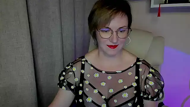 Snapshot of feliziaDesire chatting on 06/12/26, 04:28 feliziaDesire online show from 06/12/26, 04:28