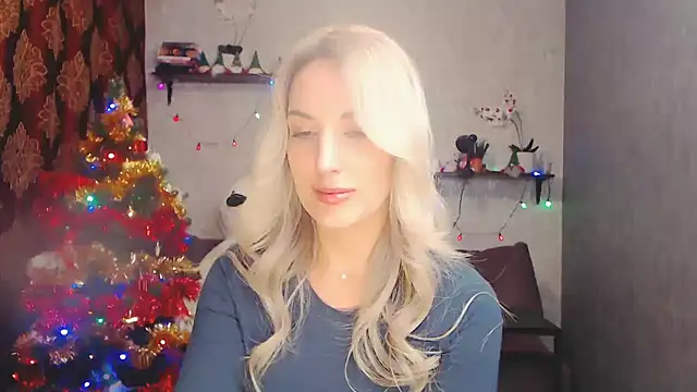 Snapshot of MillaXQueen chatting on 12/14/24, 01:27 MillaXQueen online show from 12/14/24, 01:27