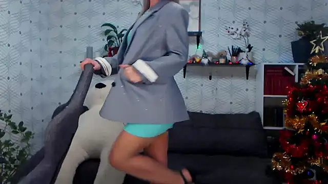 MillaXQueen online show from 12/20/25, 02:57