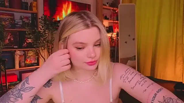 Hottie Jane online show from 04/24/26, 11:12