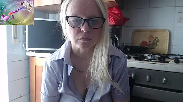 martachatte online show from 11/02/25, 09:44