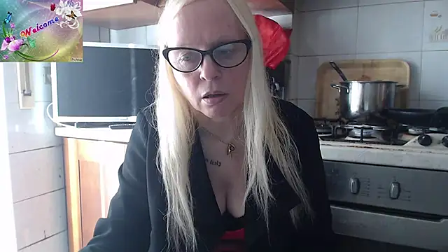 martachatte online show from 11/10/25, 09:08