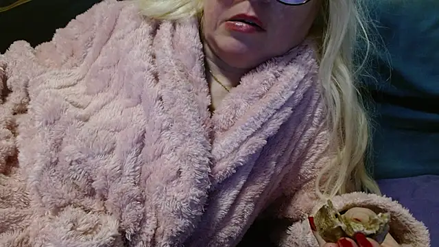 martachatte online show from 04/19/26, 06:10