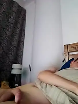 Snapshot of Pacobakan042 chatting on 11/11/25, 10:43 Pacobakan042 online show from 11/11/25, 10:43