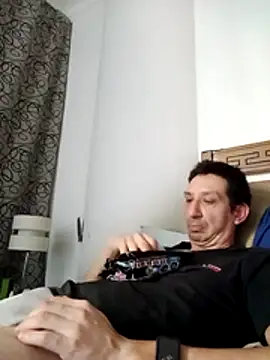 Snapshot of Pacobakan042 chatting on 12/17/25, 11:00 Pacobakan042 online show from 12/17/25, 11:00