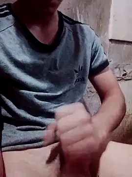 Snapshot of Uriel1615 chatting on 09/25/25, 06:22 Uriel1615 online show from 09/25/25, 06:22