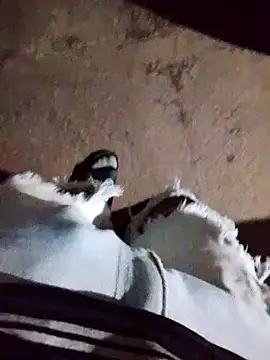 Snapshot of Uriel1615 chatting on 10/06/25, 06:11 Uriel1615 online show from 10/06/25, 06:11