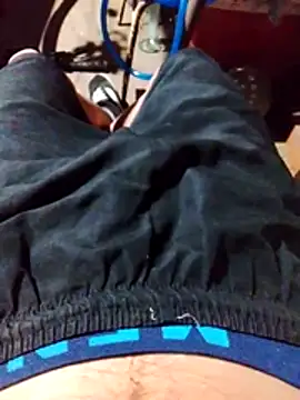 Snapshot of Uriel1615 chatting on 03/20/26, 07:02 Uriel1615 online show from 03/20/26, 07:02