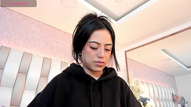 Rebeca jones online show from 02/01/25, 12:05