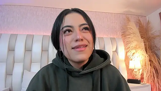 Rebeca jones online show from 04/14/26, 12:11