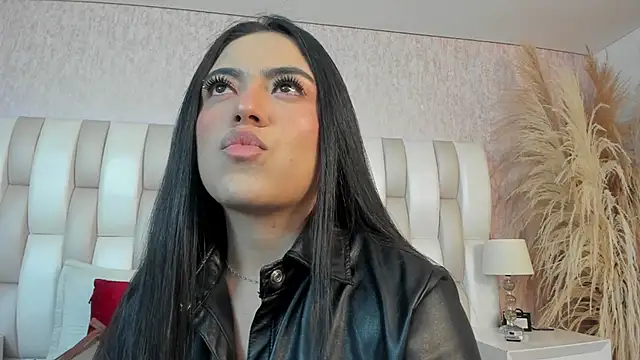 Rebeca jones online show from 04/22/26, 12:18