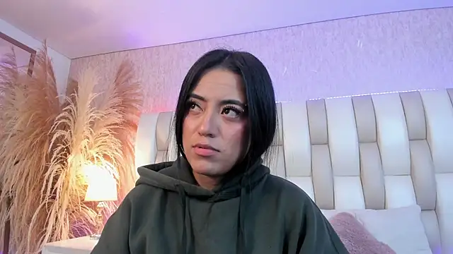 Rebeca jones online show from 06/06/26, 01:16