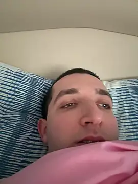 Snapshot of strange6696 chatting on 01/17/25, 01:56 strange6696 online show from 01/17/25, 01:56