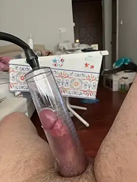 Snapshot of strange6696 chatting on 02/27/25, 02:10 strange6696 online show from 02/27/25, 02:10