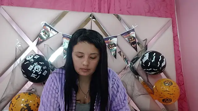 nathaly low1 online show from 10/15/25, 02:22