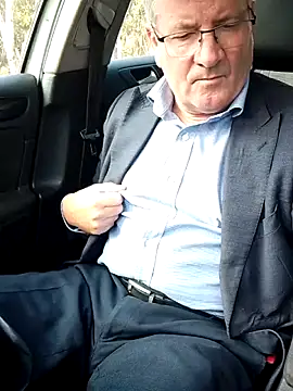 stiffandlubedxh online show from 09/28/25, 10:04