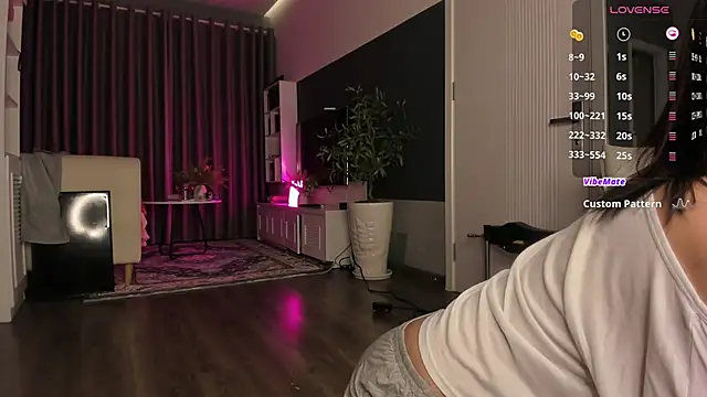 Snapshot of asuno_ chatting on 10/26/25, 12:00 asuno online show from 10/26/25, 12:00