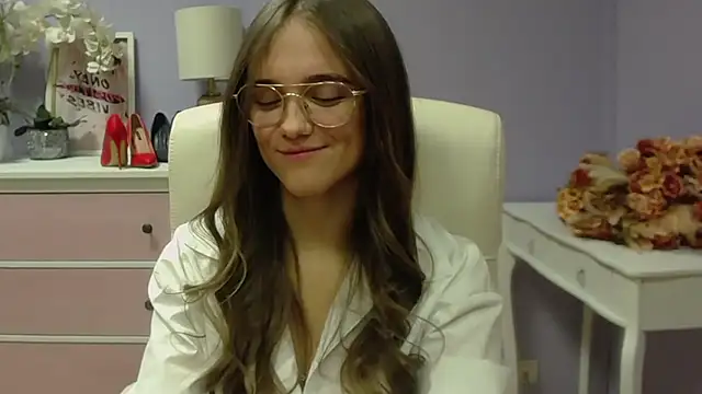 Snapshot of dirtyxEmily chatting on 12/19/24, 10:45 dirtyxEmily online show from 12/19/24, 10:45