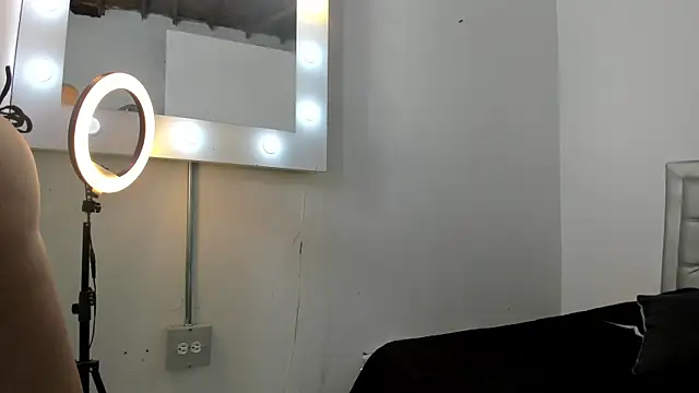 SEXXYLATINCOUPLE1 online show from 10/29/25, 10:17