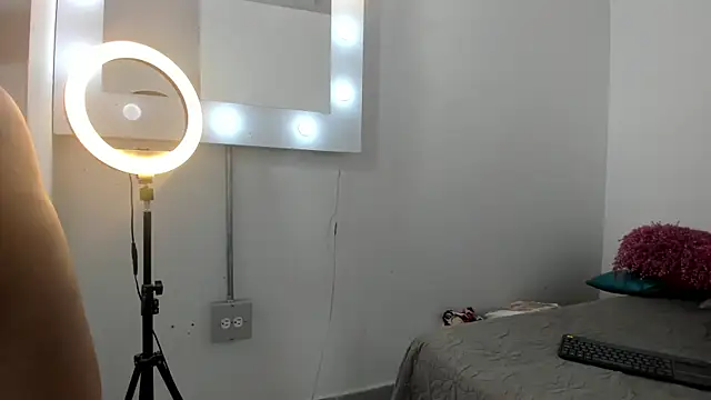 SEXXYLATINCOUPLE1 online show from 11/29/25, 10:18