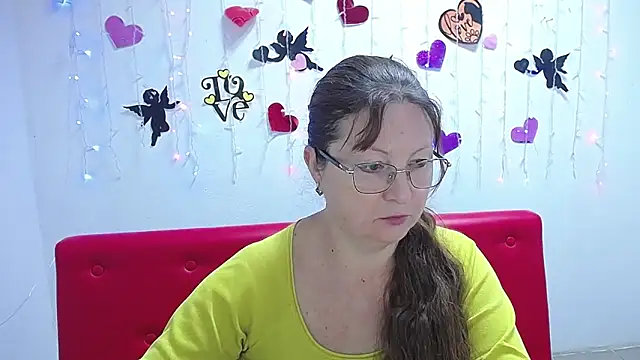 VanessaHotts online show from 02/08/25, 06:01