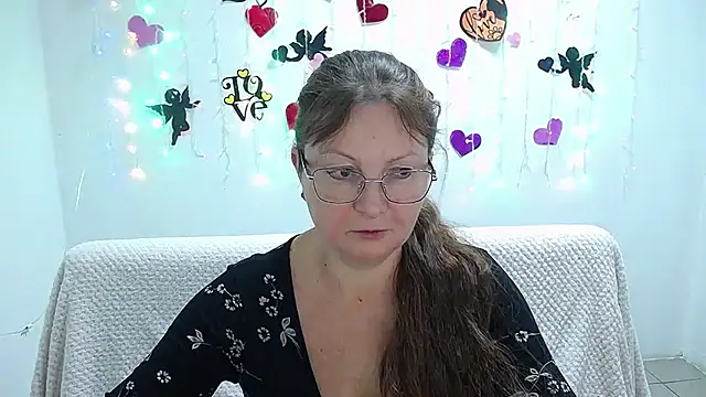 VanessaHotts online show from 02/17/25, 12:38