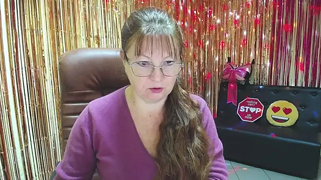 VanessaHotts online show from 10/15/25, 05:07