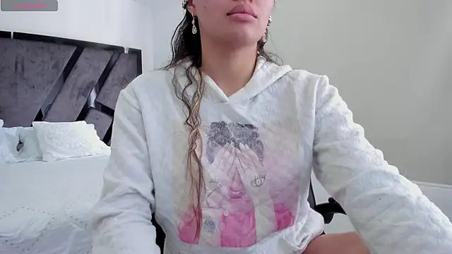 AnnieAndStefan online show from 11/07/25, 02:28