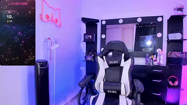 miss kitty online show from 12/22/24, 01:23