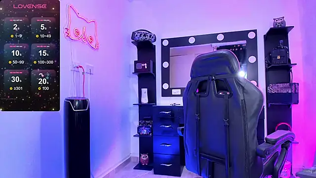 miss kitty online show from 10/11/25, 12:43