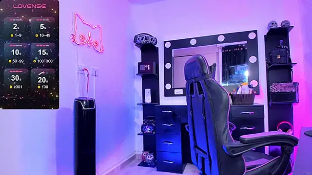 miss kitty online show from 10/15/25, 11:27