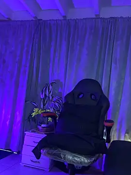 lonely shewolf online show from 04/22/26, 05:47