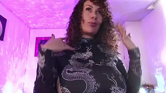 Snapshot of chanell_tattoo chatting on 01/22/25, 02:46 chanell tattoo online show from 01/22/25, 02:46