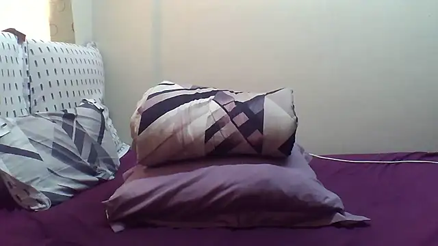 AddictiveAssCurves online show from 10/04/25, 09:29