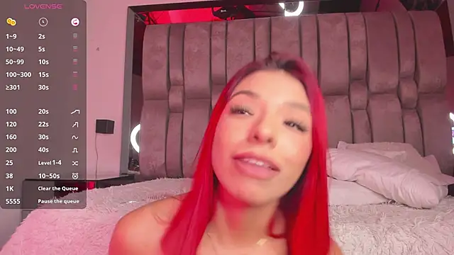 Snapshot of Emmily_Savage chatting on 12/14/24, 10:24 Emmily Savage online show from 12/14/24, 10:24