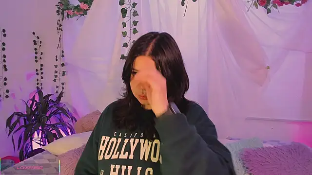 Mey moon online show from 12/20/25, 03:57