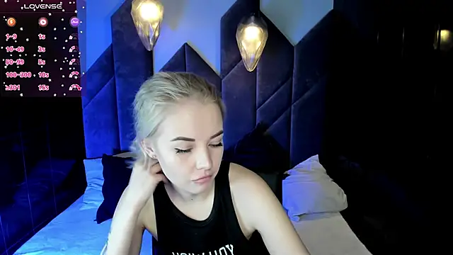 Snapshot of StephanieSweety chatting on 03/02/25, 10:38 StephanieSweety online show from 03/02/25, 10:38