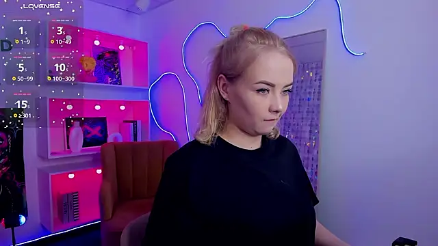 StephanieSweety online show from 02/16/26, 05:42