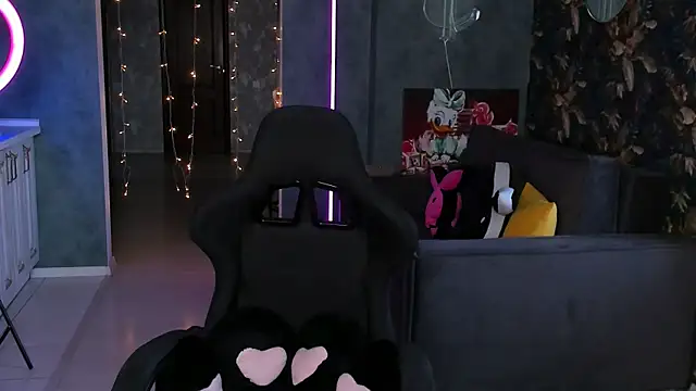 Snapshot of Blckmirrorr chatting on 09/10/25, 10:04 Blckmirrorr online show from 09/10/25, 10:04