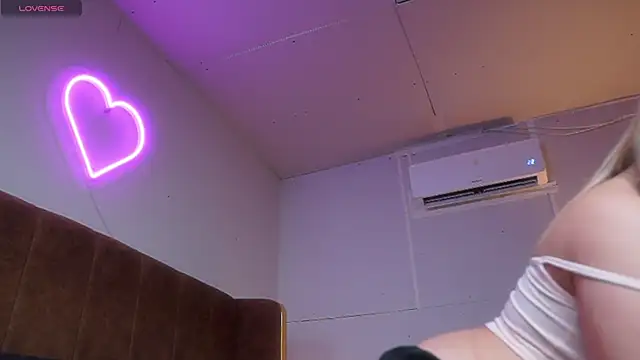 laybunny1 online show from 07/18/26, 01:32