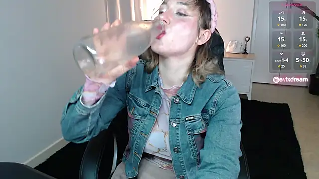 Crystal-dreamt online show from 04/20/26, 02:53