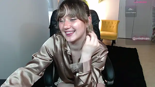 Crystal-dreamt online show from 08/05/26, 12:19